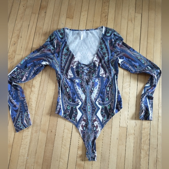 Free People Tops - FREE PEOPLE Pick A Place Bodysuit Lace Up Front Long Sleeve Paisley Print Small